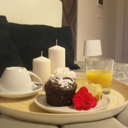 B&B La Piazzetta Palermo Bagian luar foto