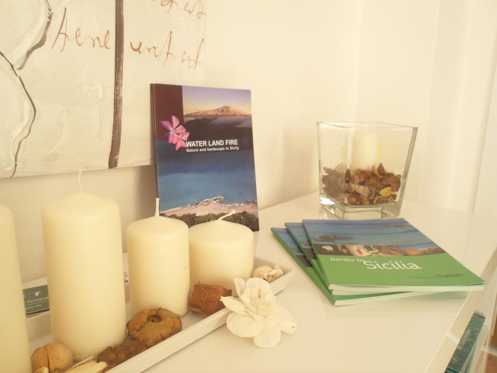 B&B La Piazzetta Palermo Bagian luar foto