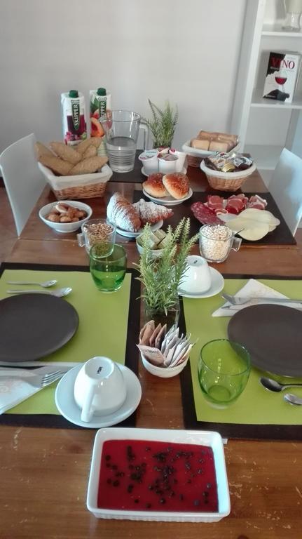 B&B La Piazzetta Palermo Bagian luar foto