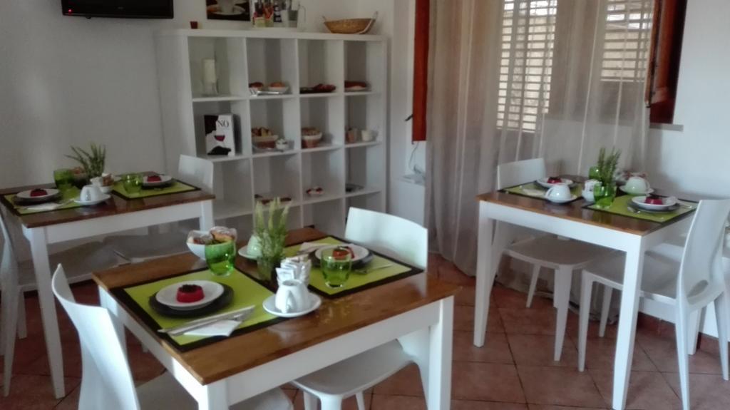B&B La Piazzetta Palermo Bagian luar foto