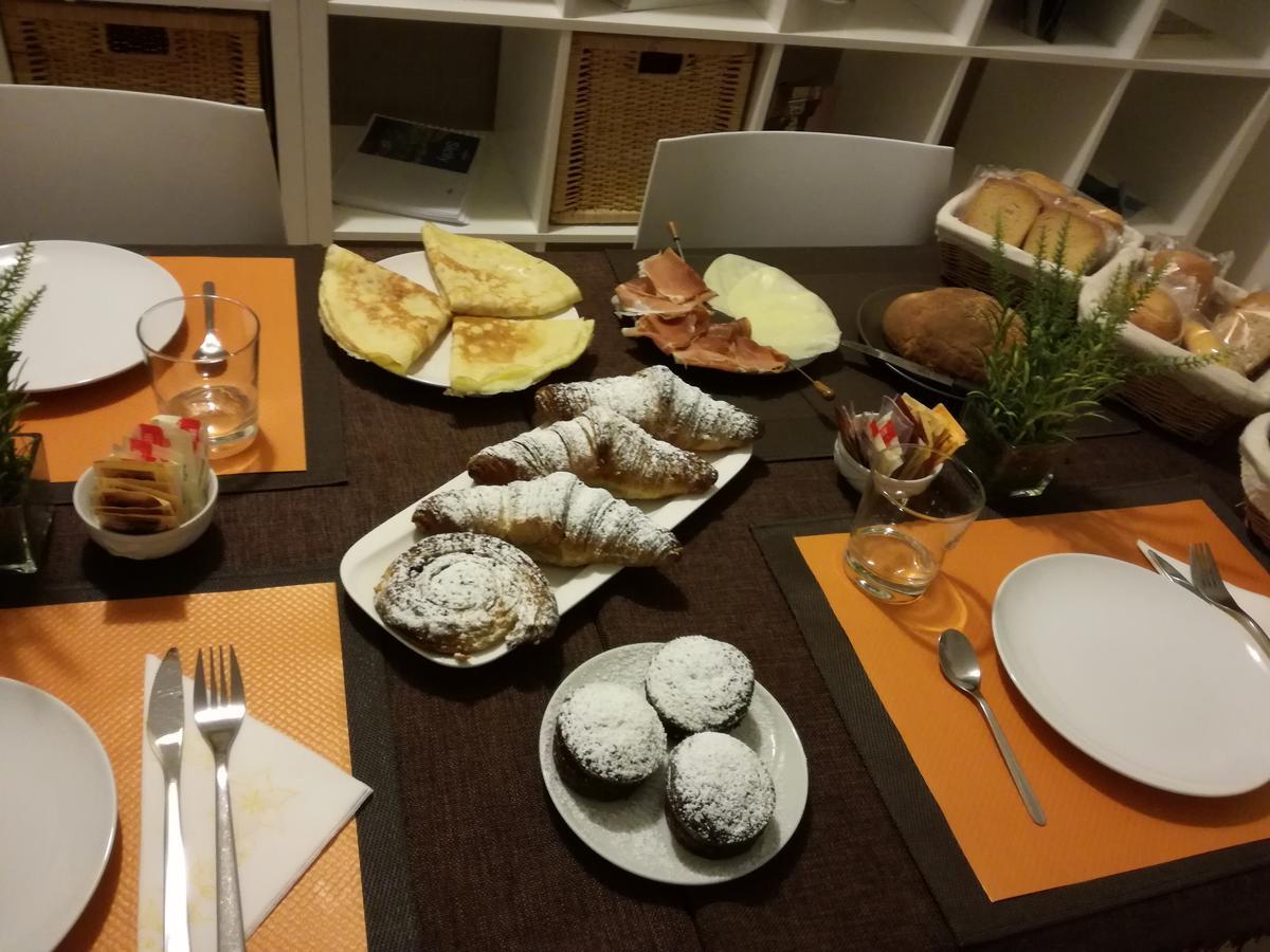 B&B La Piazzetta Palermo Bagian luar foto